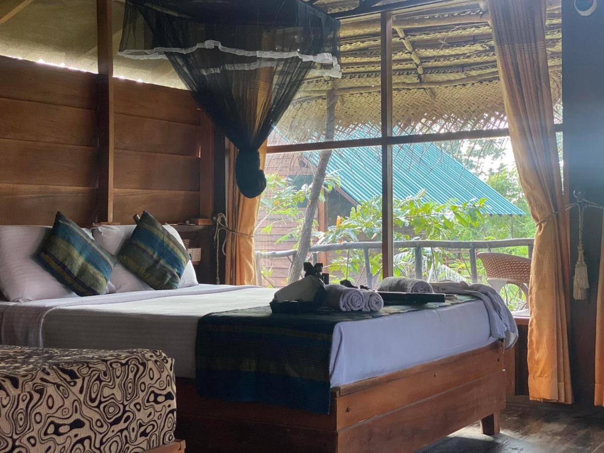 Chena Huts Eco Resort Sigiriya Exteriör bild