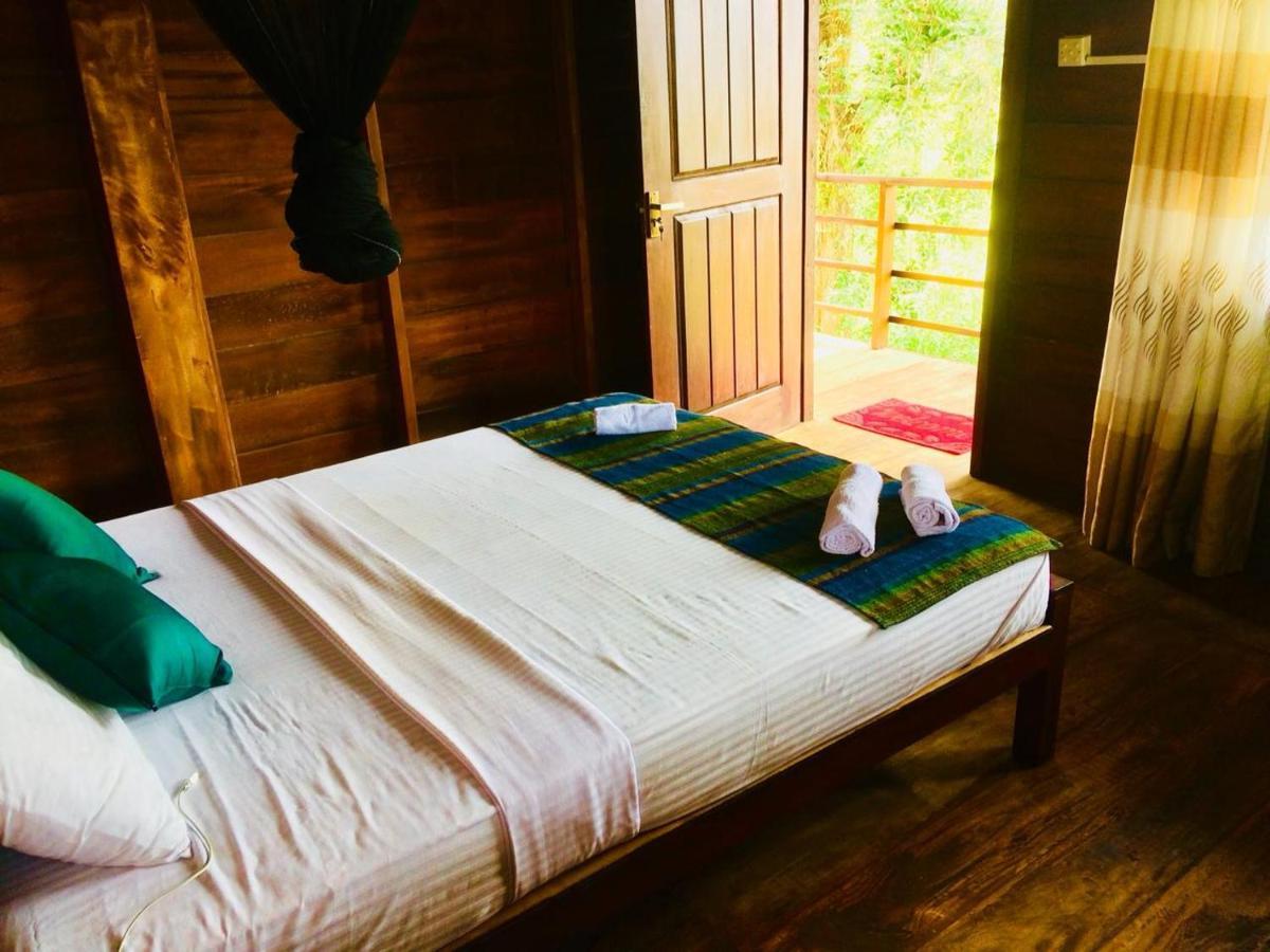 Chena Huts Eco Resort Sigiriya Exteriör bild