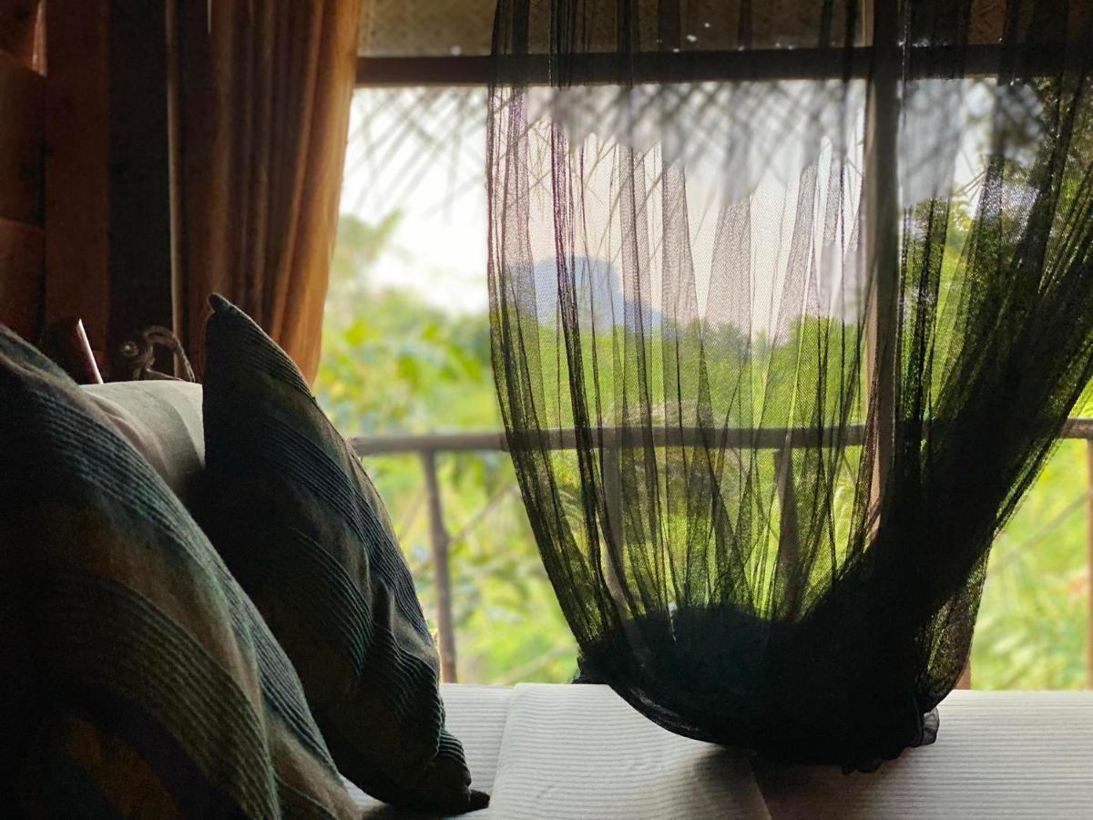 Chena Huts Eco Resort Sigiriya Exteriör bild