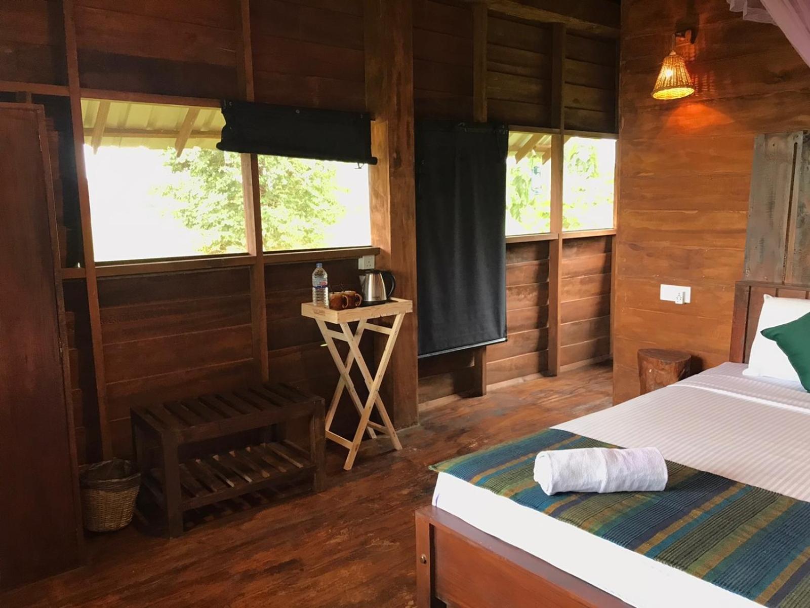 Chena Huts Eco Resort Sigiriya Exteriör bild