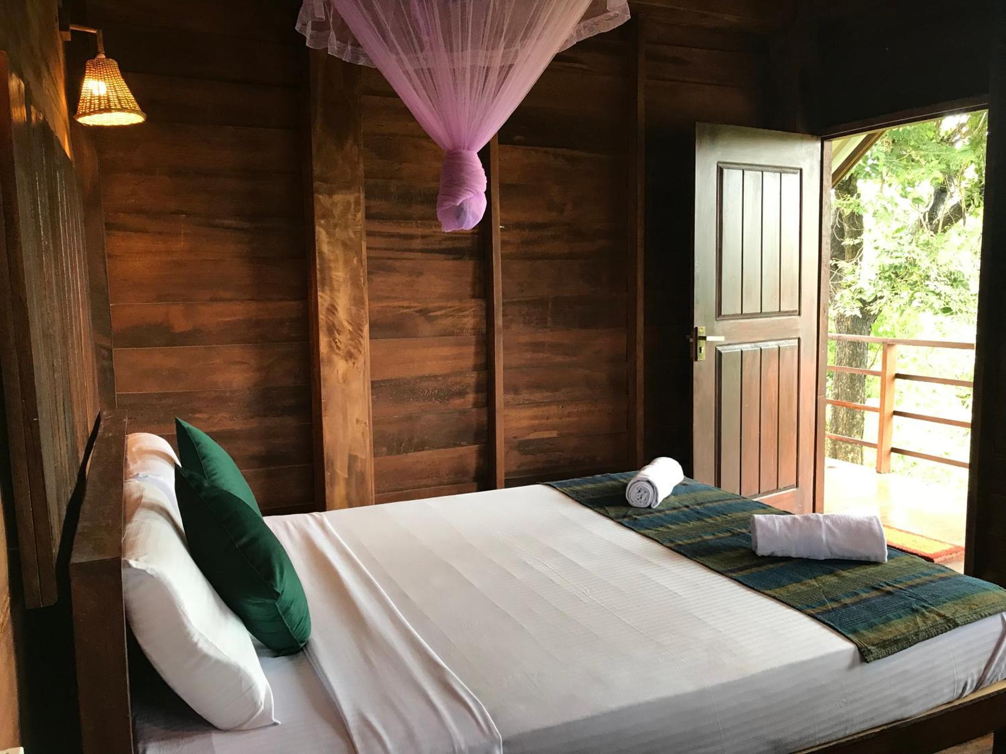 Chena Huts Eco Resort Sigiriya Exteriör bild