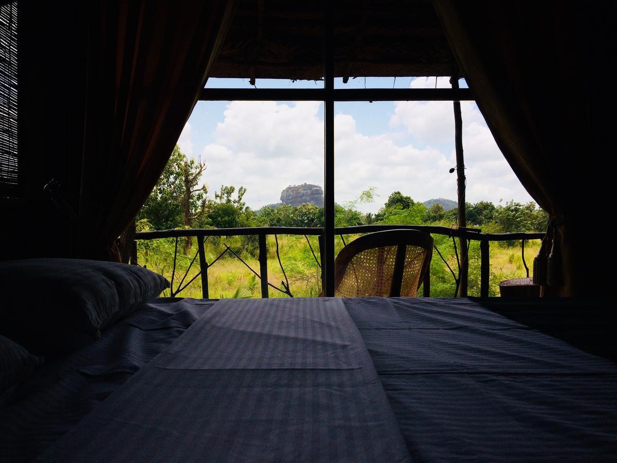 Chena Huts Eco Resort Sigiriya Exteriör bild
