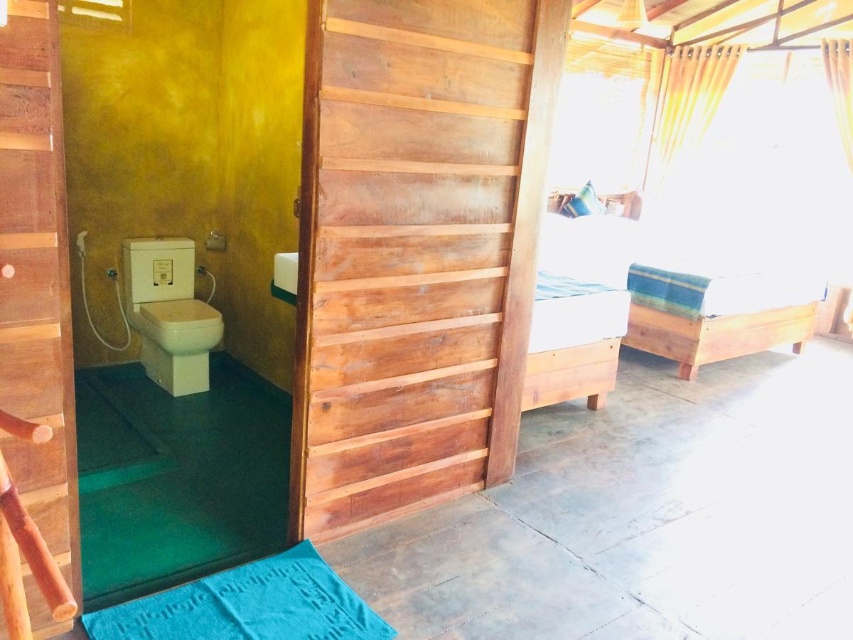 Chena Huts Eco Resort Sigiriya Exteriör bild