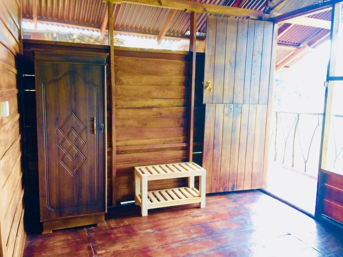 Chena Huts Eco Resort Sigiriya Exteriör bild